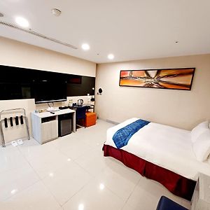 Double Room no Window